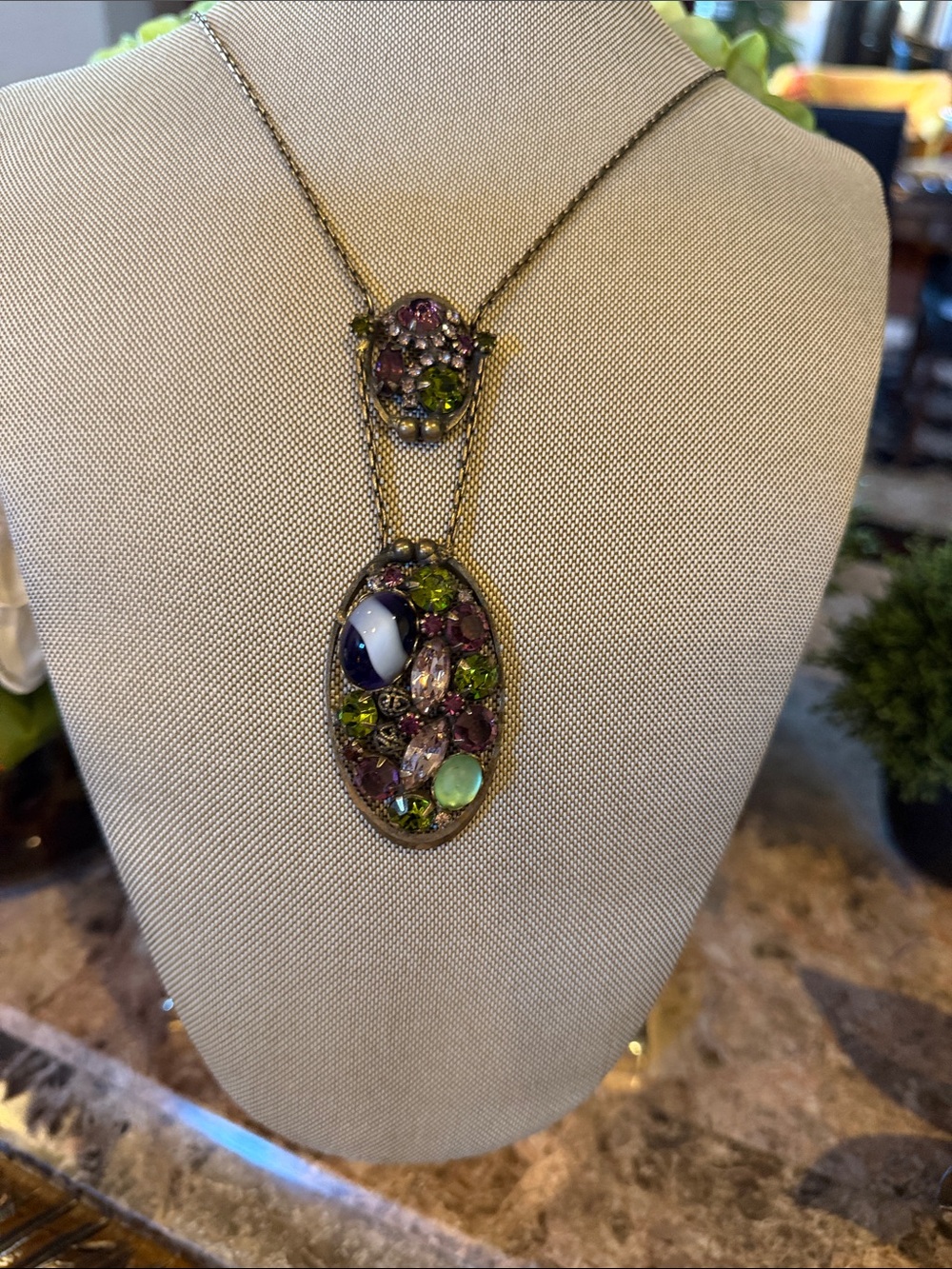 GORGEOUS 1950's Alice Caviness w/cat's eye cab BEAUTIFUL PATINA- 💚💚💚